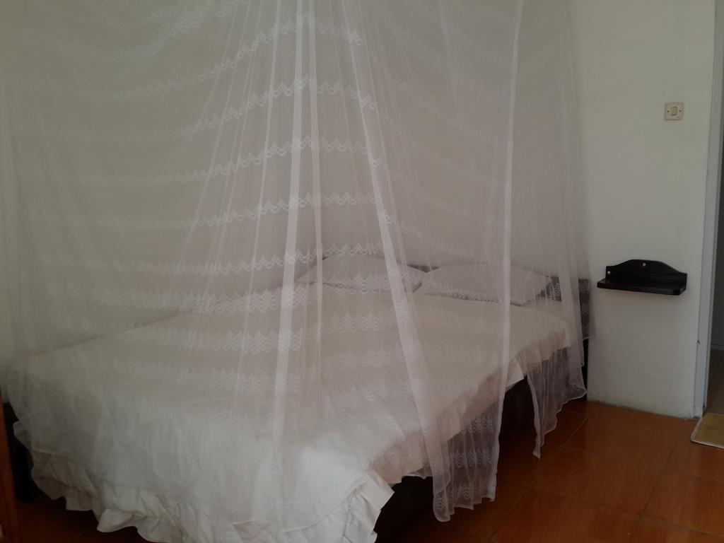 Энде: Antoneri Lodge