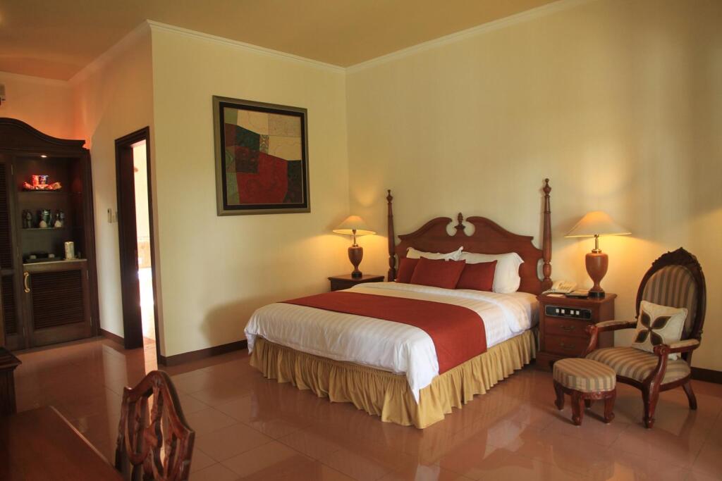 Магеланг: Villa Grand Artos