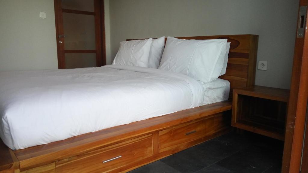 Блахбату: Anggira Villa Ubud