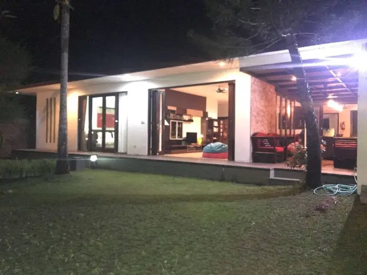 Унгасан: Villa Anais