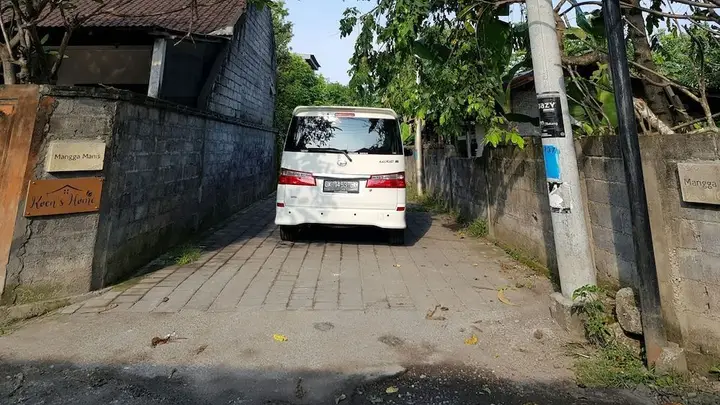 Санур: Koen's Home
