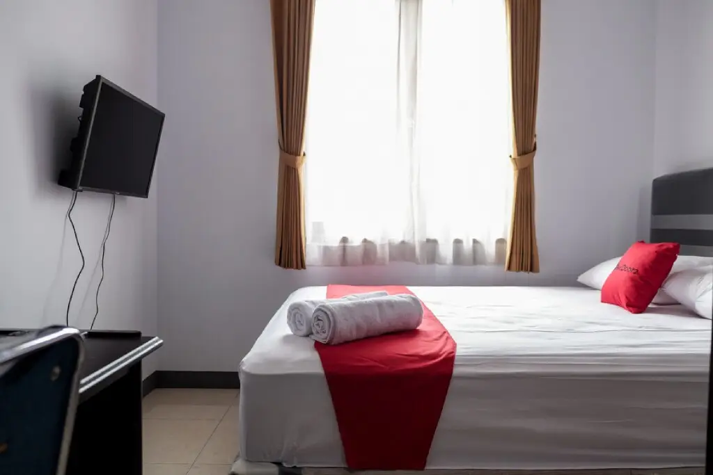 Куруг: RedDoorz near Supermall Karawaci 2