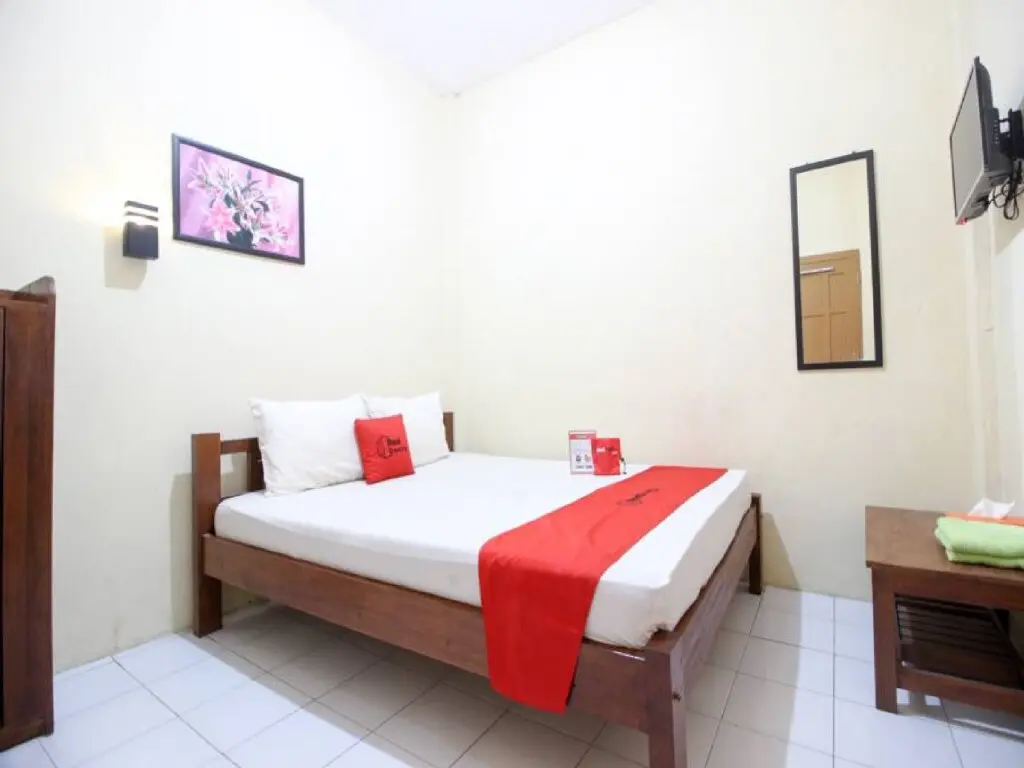 Севон: RedDoorz @ Jalan Parangtritis