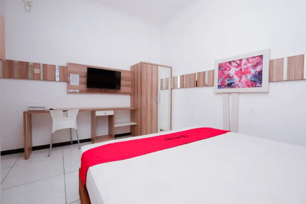 Семаранг: RedDoorz near Plaza Simpang Lima