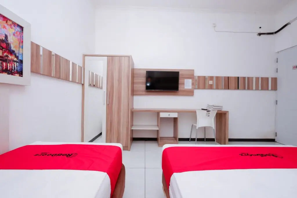 Семаранг: RedDoorz near Plaza Simpang Lima