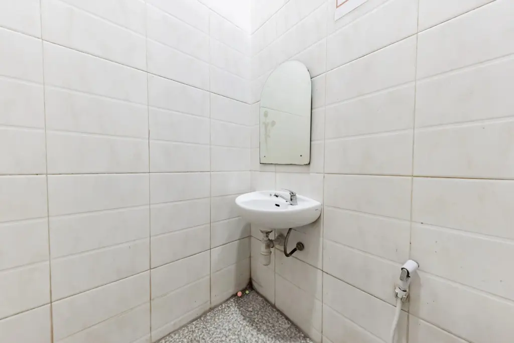 Чиребон: RedDoorz Near Kejaksan Station Cirebon