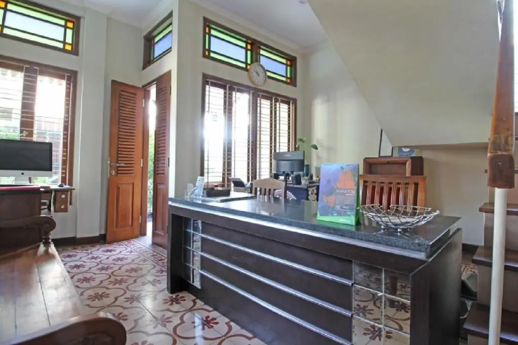 Депок: RedDoorz Plus near Hartono Mall 2