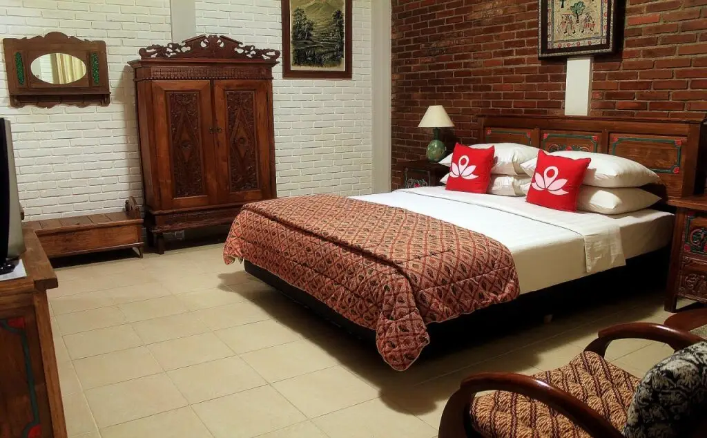 Бандунг: Reddoorz Plus Near Politeknik Negeri Bandung