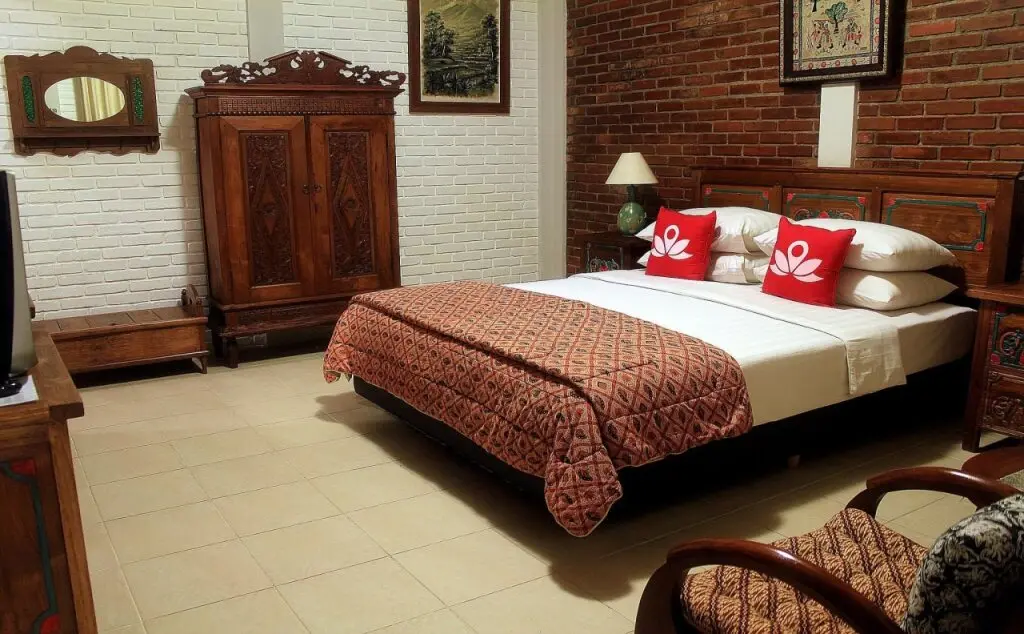 Бандунг: Reddoorz Plus Near Politeknik Negeri Bandung