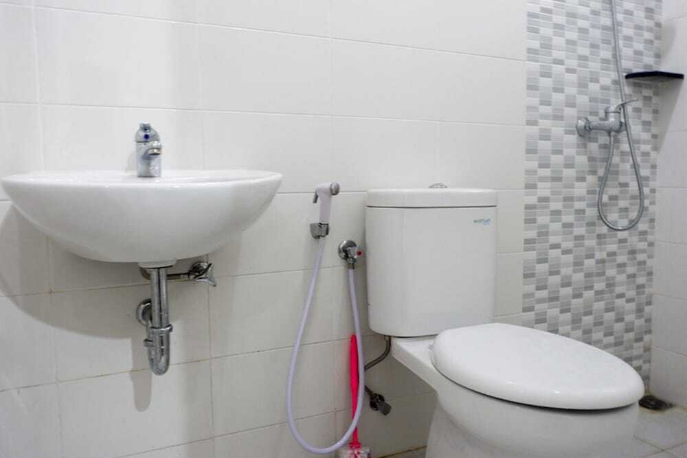 Семаранг: RedDoorz near Ahmad Yani Airport 2