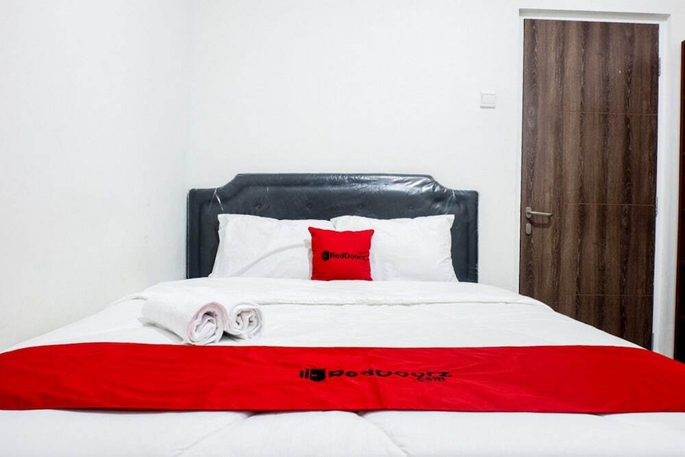 Семаранг: RedDoorz near Ahmad Yani Airport 2