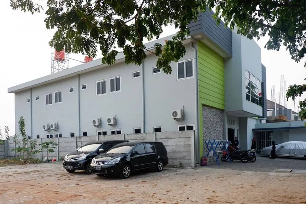 Семаранг: RedDoorz near Ahmad Yani Airport 2