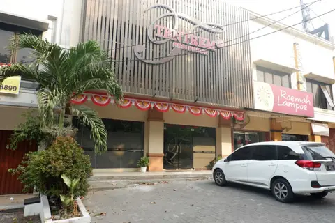 RedDoorz near Java Supermall Semarang — фото 1