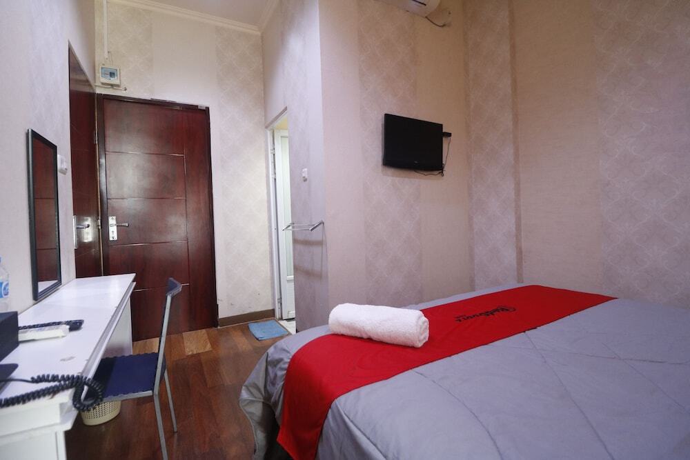 Манадо: RedDoorz @ Marina Manado