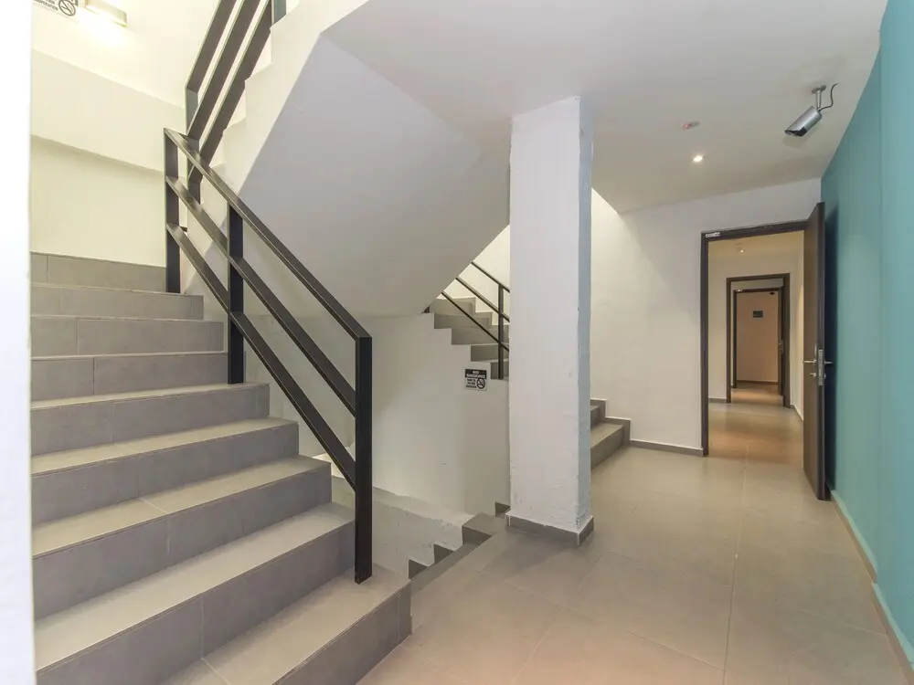 Джакарта: Oyo 129 Bassura City Apartment