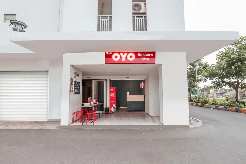 Джакарта: Oyo 129 Bassura City Apartment