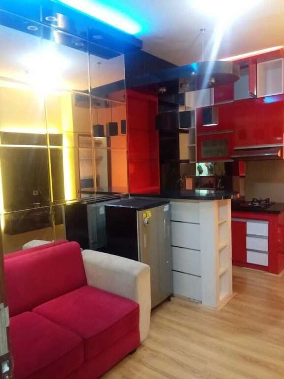 Бекаси: Kemang View Apartment