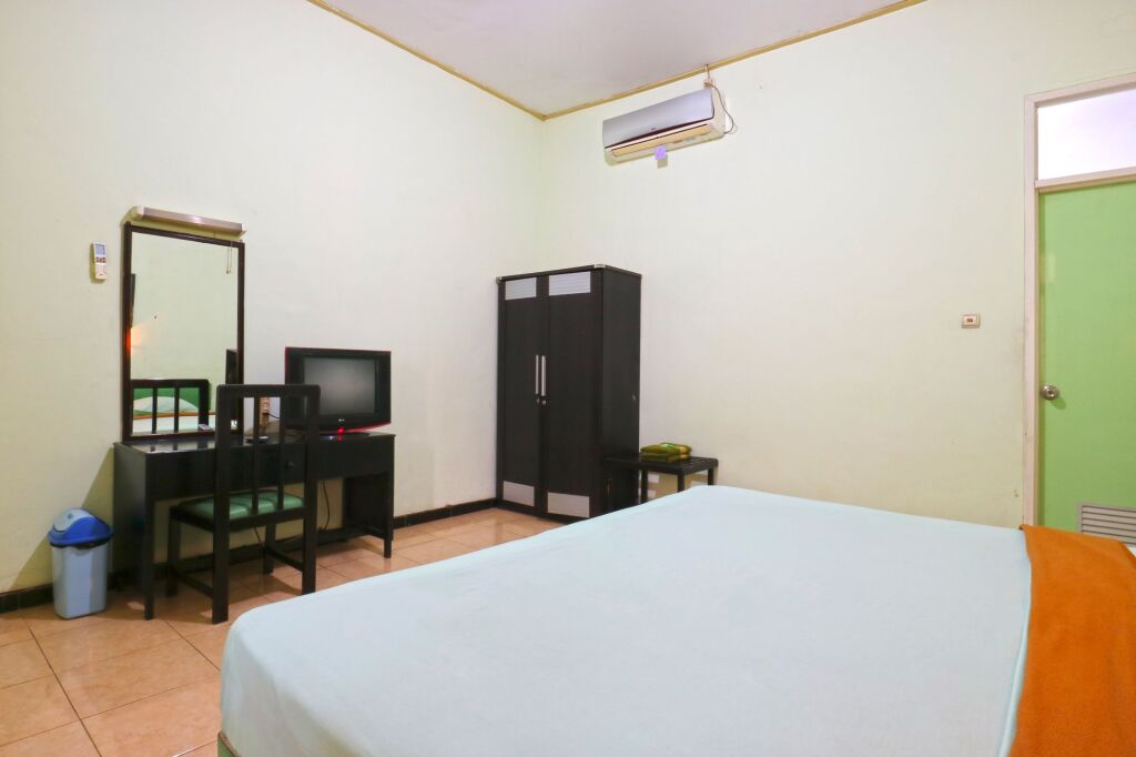 Маланг: Camelia Hotel