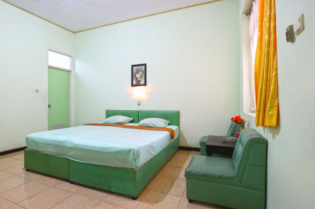 Маланг: Camelia Hotel