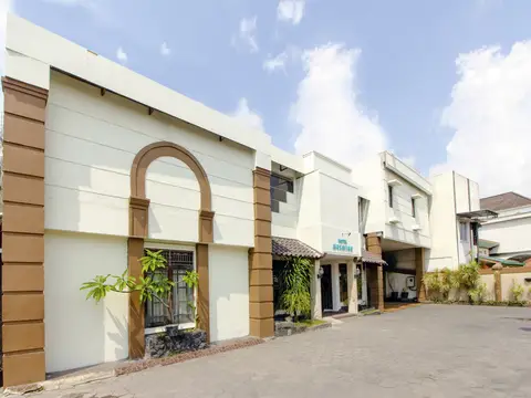 OYO 1683 Hotel Musafira Syariah — фото 1