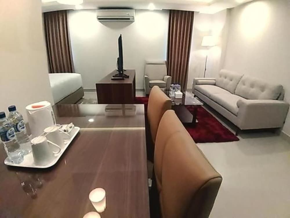Депок: CoreHotel Malioboro City Yogyakarta