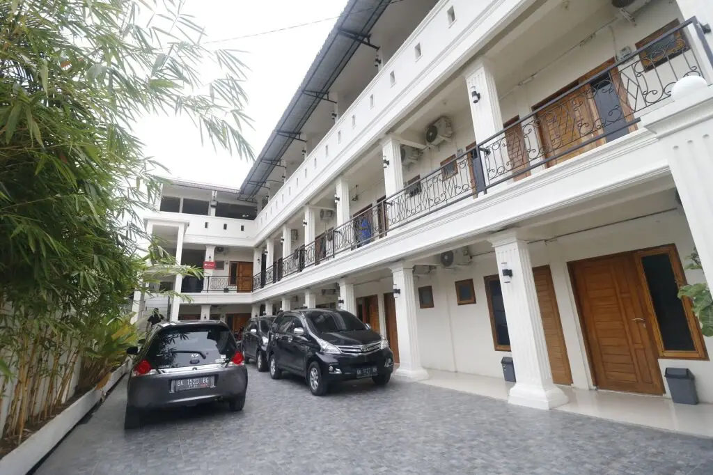 Медан: RedDoorz near Plaza Medan Fair