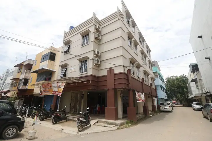 Батам: RedDoorz near Nagoya Hill Batam 2