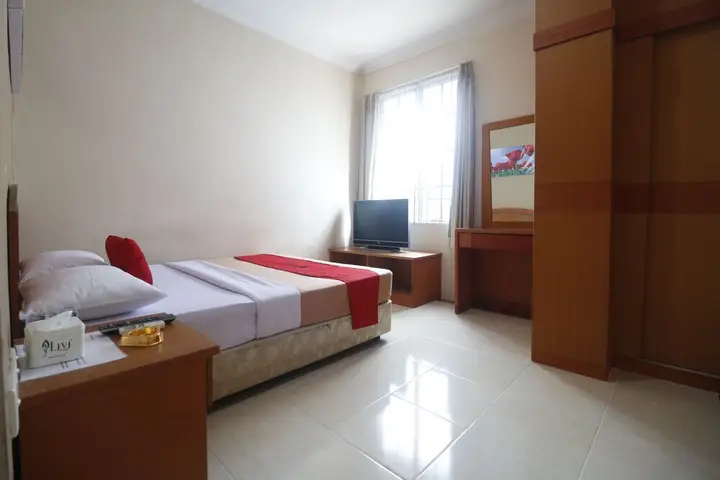 Батам: RedDoorz near Nagoya Hill Batam 2