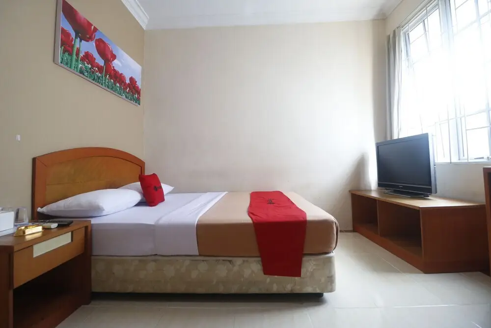 Батам: RedDoorz near Nagoya Hill Batam 2