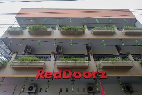 RedDoorz @ Jalan Pramuka Manado — фото 1