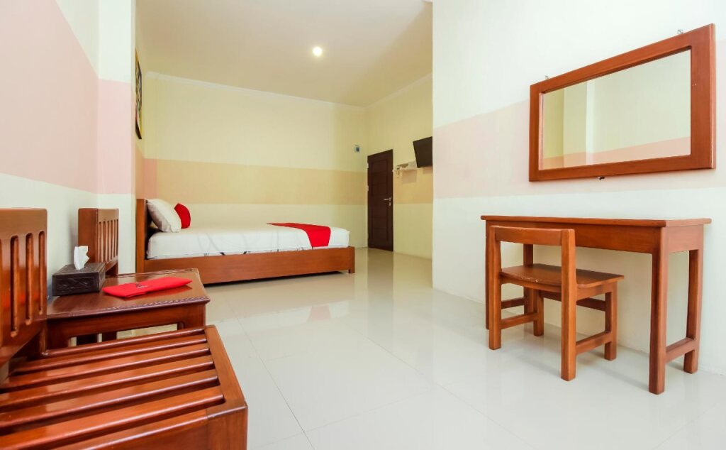 Манадо: RedDoorz near Jalan Jendral Sudirman Manado