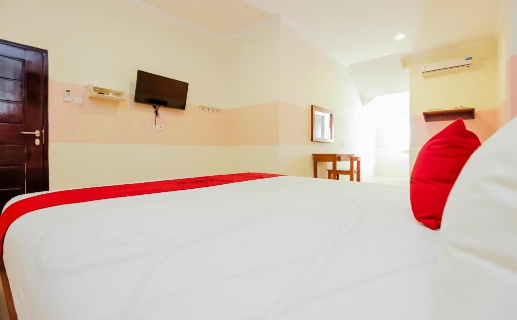 Манадо: RedDoorz near Jalan Jendral Sudirman Manado