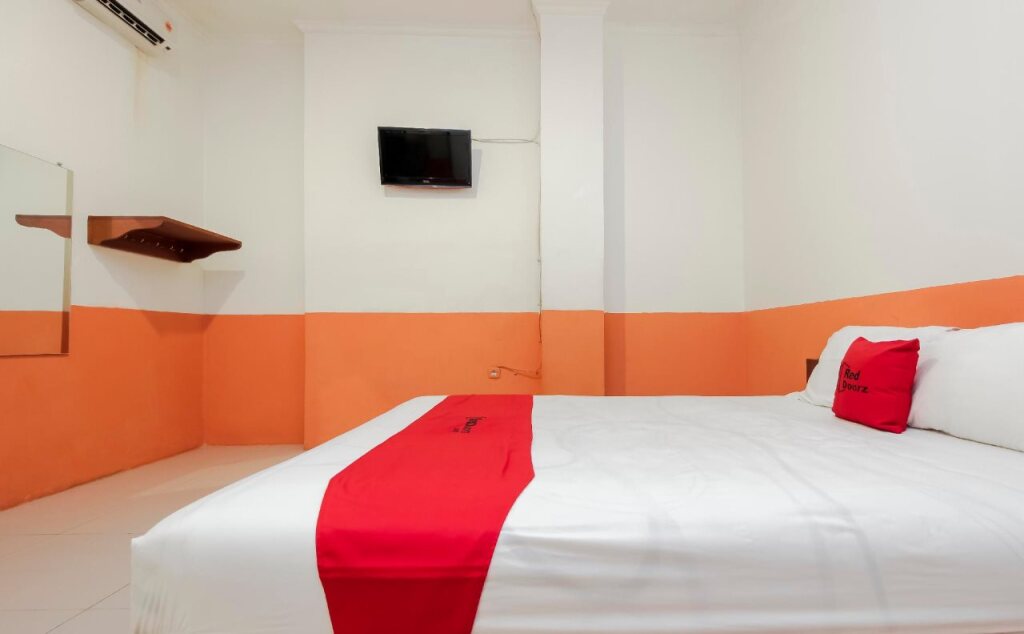 Манадо: RedDoorz near Jalan Jendral Sudirman Manado