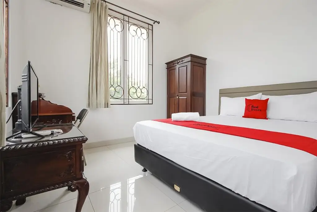Куруг: RedDoorz @ Permata Sari Karawaci
