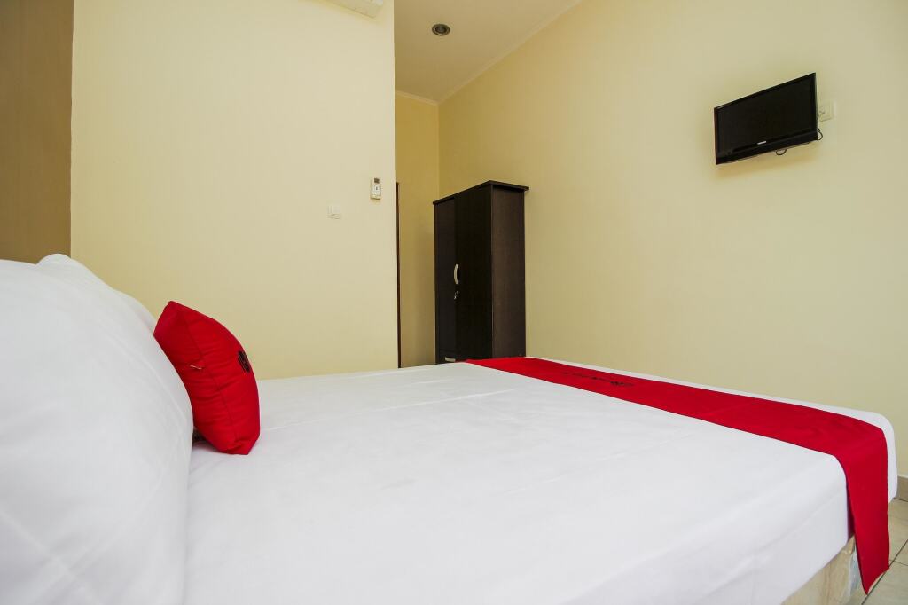 Вори: RedDoorz near RSUP Prof. Kandou Manado