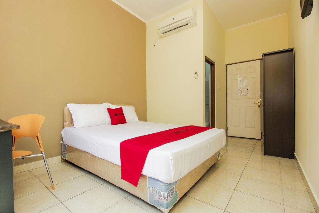 Вори: RedDoorz near RSUP Prof. Kandou Manado