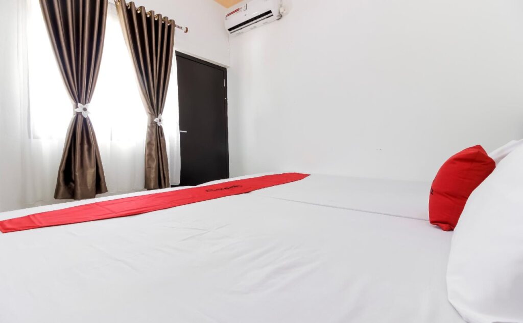 Вори: RedDoorz near Sam Ratulangi Airport