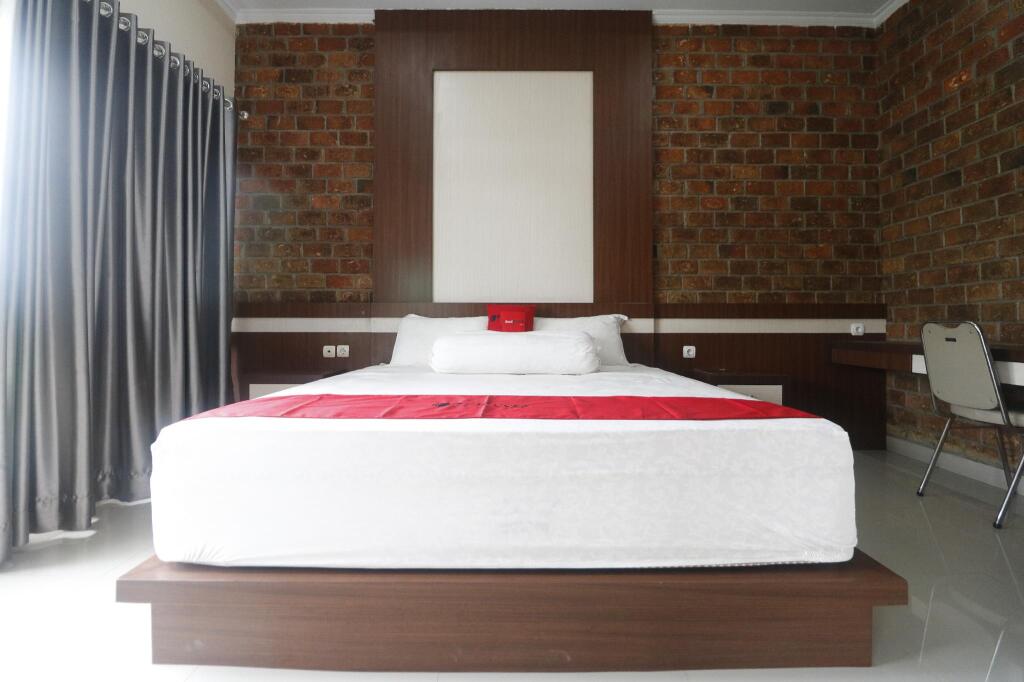 Петумбак: RedDoorz Plus near Kualanamu Airport
