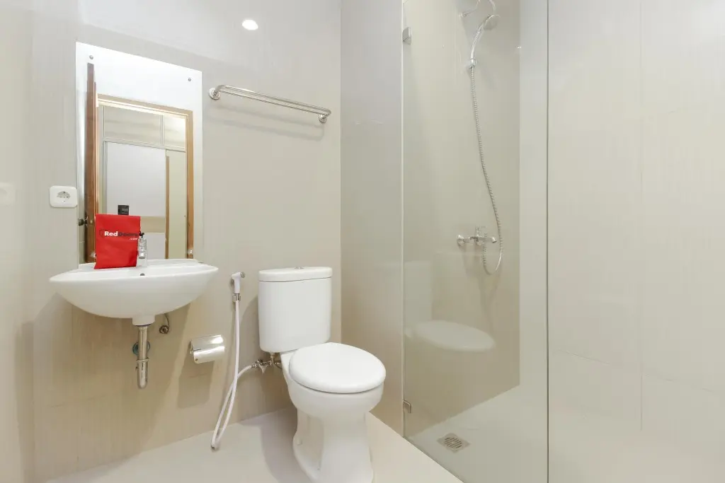 Джакарта: RedDoorz Premium near Ragunan Zoo 2