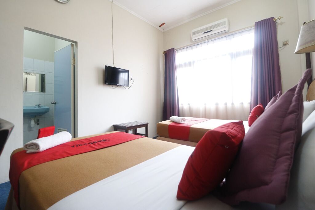 RedDoorz Plus @ Jalan Raden Intan Lampung — фото 1