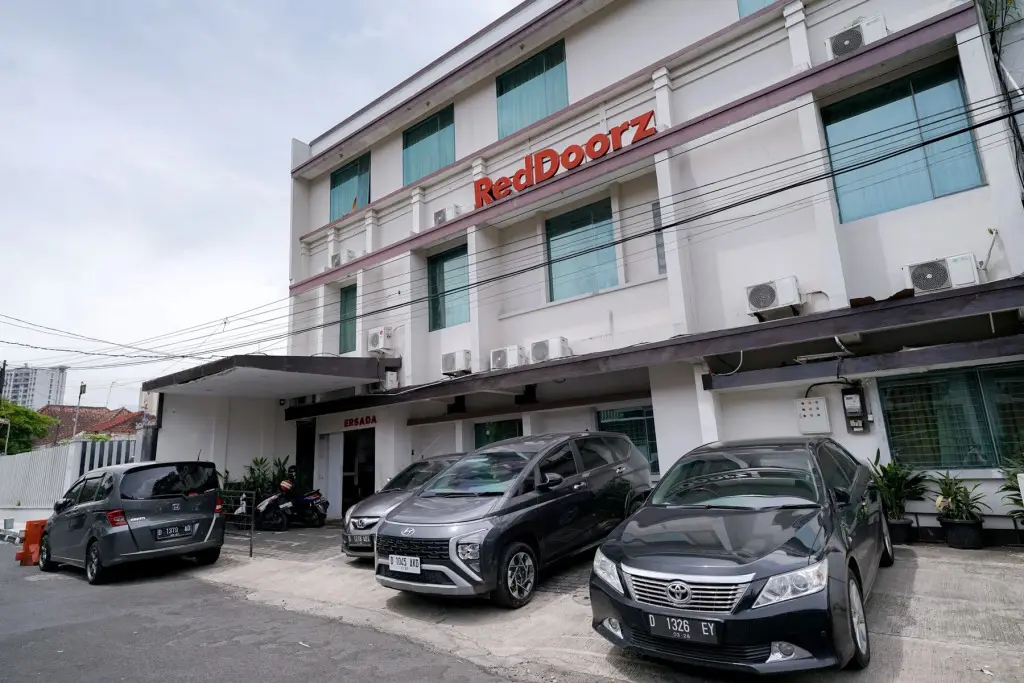 Бандунг: RedDoorz Near Braga Street