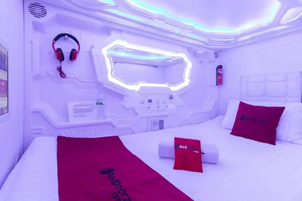 Медан: Capsule Inn Medan