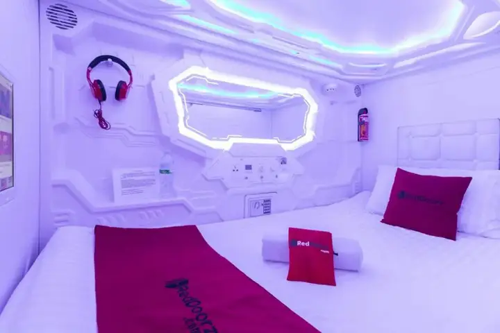 Медан: Capsule Inn Medan