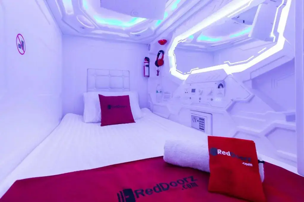 Медан: Capsule Inn Medan
