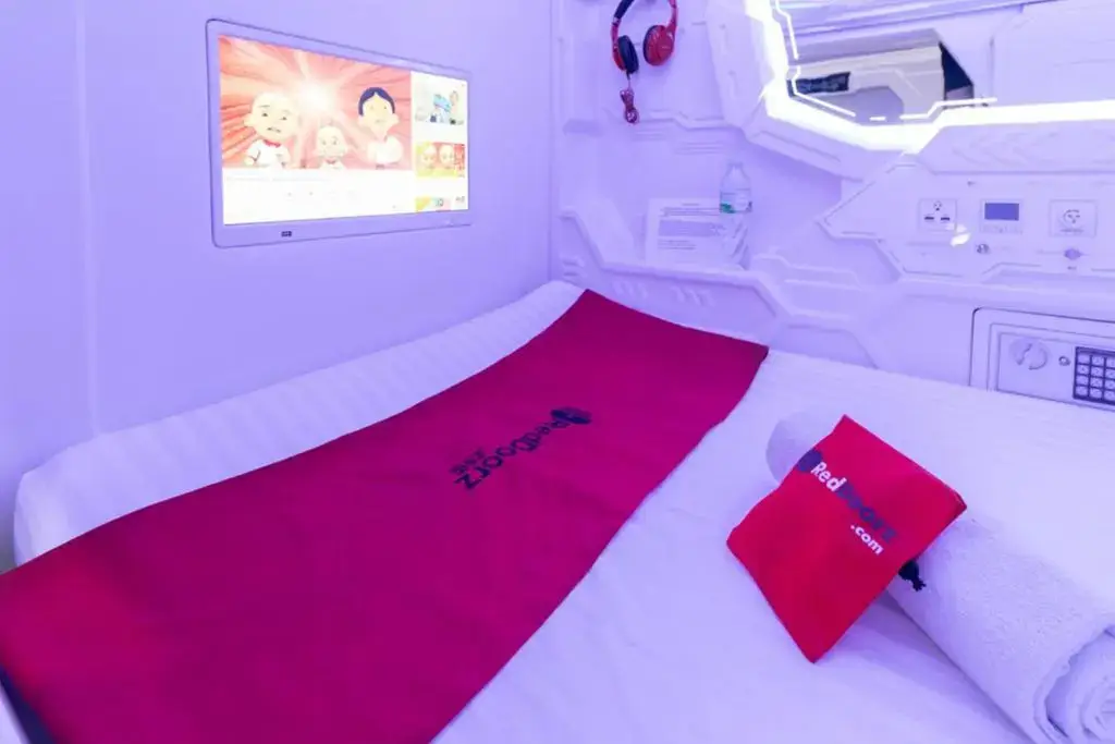 Медан: Capsule Inn Medan