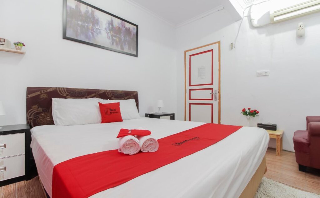 Тангеранг: RedDoorz Plus near Budi Luhur University Jakarta