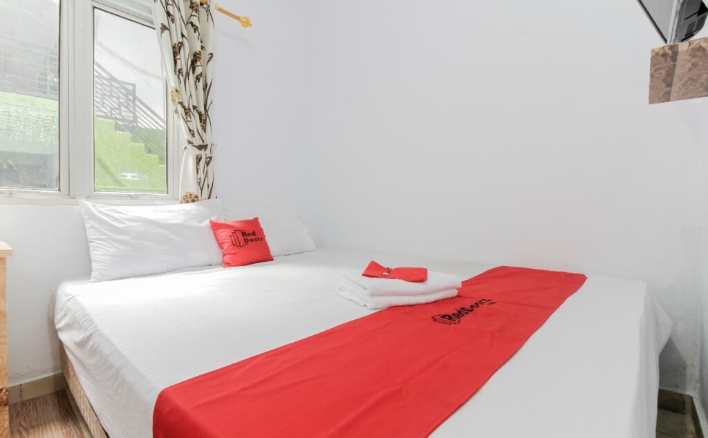 Тангеранг: RedDoorz Plus near Budi Luhur University Jakarta