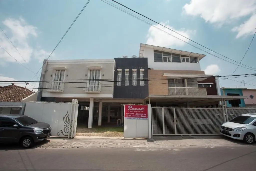 Бату: RedDoorz near Museum Angkut Batu 2