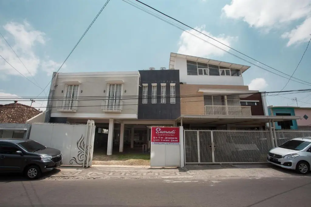 Бату: RedDoorz near Museum Angkut Batu 2