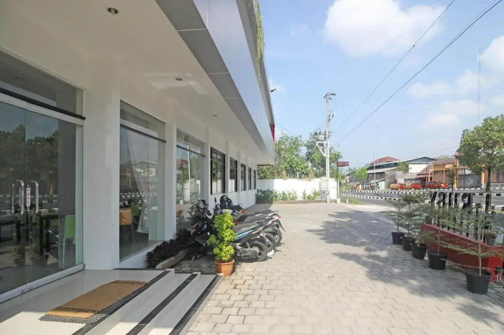 Севон: RedDoorz @ Jalan Ringroad Selatan